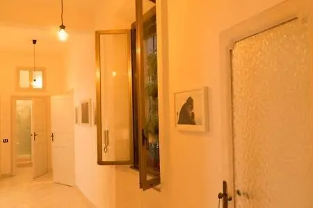 Trastevere Corner 8 *
