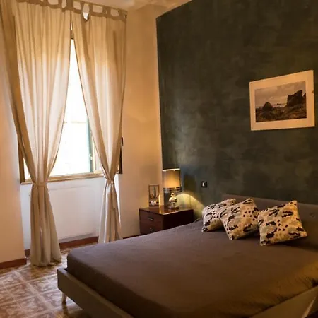 Trastevere Corner 8 *