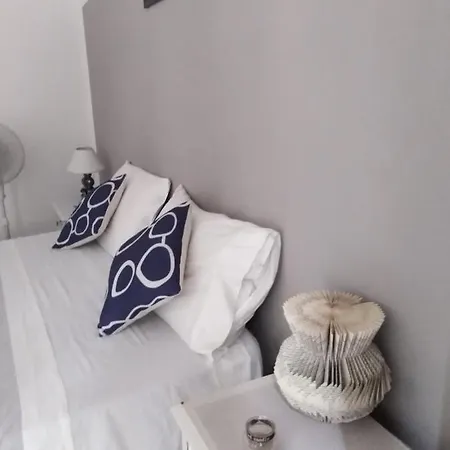 Apartment Trastevere Corner 8 *